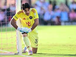 🎥 This goalkeeper’s crazy howler in MLS 😭