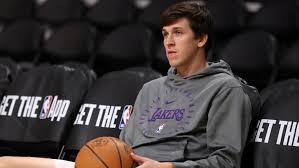 Lakers’ Austin Reaves pushing to play Game 3 vs Rockets