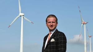 Er war seit Wochen auf der Flucht: Windpark-Betrüger Holt in Dubai festgenommen — BILD