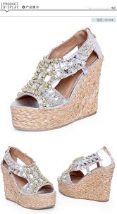 Hasil gambar untuk sandal terbaru 2015