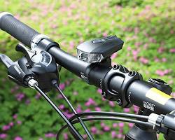 クロスバイクのライトの画像