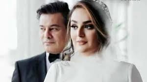 فیلم / نگاهی به چیدمان جوان پسند خانه زن دوم و فوق جوان پیمان قاسم خانی / میترا ابراهیمی از آینه کنسول نوستالژی و کتابخانه پر از کتاب تا ویوی ابدی پنت هاوس رو به رخ کشید ...