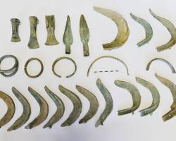 صورة Bronze Age artifacts