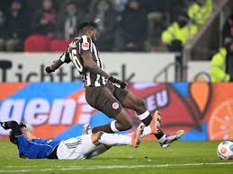 Uneventful Hamburg derby ends in goalless draw