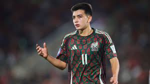 Jogador mais jovem da Copa frustra Real Madrid e outros gigantes e usará camisa 10 no México