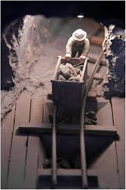 Resultado de imagen de diorama minero