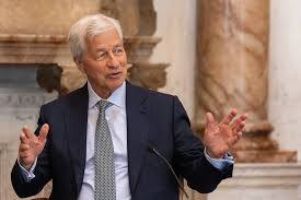 Dimon Swaps Weather Report for ‘Tectonic Plates’ to Explain Risk