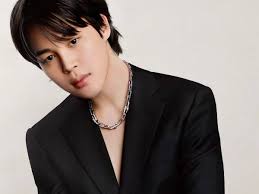 Jimin encanta fãs ao mostrar bastidores de show do BTS no México