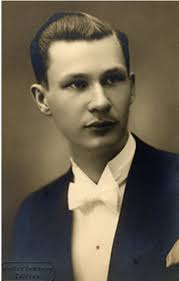 In Estland wird der Komponist und Pianist Gregor Konrad Heuer noch heute ...