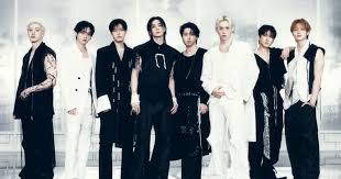 Stray Kids lança o mini-álbum ‘THIS & THAT’; saiba detalhes
