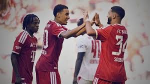 ¡Queda en SUSTO! Jamal Musiala se desmaya en el Bayern vs Leipzig tras sufrir un golpe de calor