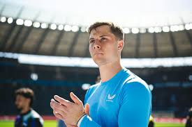 Ausverkauf bei Hertha! Torwart Ernst ist als Erster weg