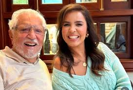 Aos 90 anos, Carlos Alberto de Nóbrega fala sobre a diferença de 43 anos com a esposa médica