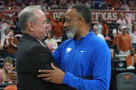 Kentucky Women's Basketball Sweet 16 Preview: Keys to Upsetting Texas