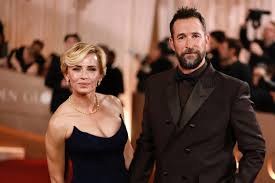 Noah Wyle Returns to the Golden Globes 30 Years After His First Appearance at the Awards Show