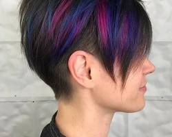 Image de Undercut hair with colorful highlights