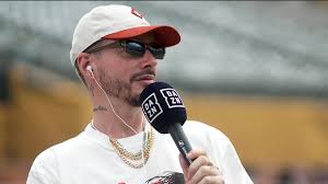 J Balvin viaja a su infancia futbolera y elige a sus ídolos: “Mis primeros recuerdos de pequeño son del ‘El Pibe’ Valderrama, Asprilla, Iván Córdoba”