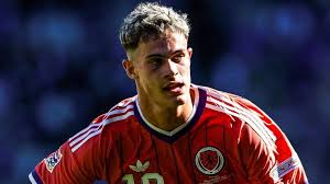 ROBBIE URE ESTRENA INTERNACIONALIDAD ABSOLUTA EN EL ESLOVENIA-ESCOCIA (0-0)