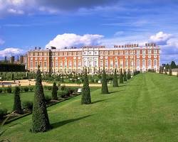 Image of Sir Christopher Wren Hampton Court Palace Baroque addition