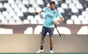 Extracampo do Botafogo é tema de peso no planejamento de Martín Anselmi