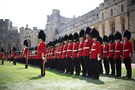 Watch Buckingham Palace Pay Tribute on 25th Anniversary of 9/11 With Protocol-Breaking Changing of the Guard Ceremony