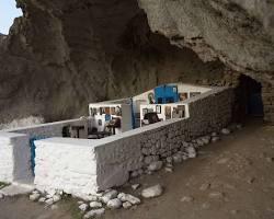 Image of hidden cave of Panagia Kakaviotissa