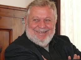 Mit 70 beginnt <b>Winfried Pilz</b> also ein neues Kapitel am Ursprung seines <b>...</b> - 012113_1948_Priesterund1