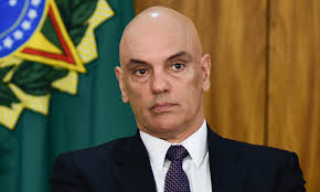 Moraes determina busca contra fonte de jornalista que publicou sobre carro usado por Dino