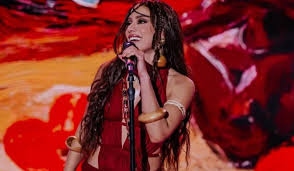 Anitta: Antigamente, eu só investia no trabalho. Hoje, eu ganho dinheiro para poder ser feliz