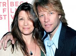 LOS FANS SEÑALAN A DOROTHEA BONGIOVI COMO CULPABLE DE LA SALIDA DE SAMBORA - bon-jovi-and-wife-460x335