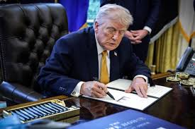 Trump's Signature to Appear on US Currency: A First for a Sitting President