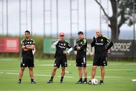 Ex-auxiliar de treinador do Estudiantes no Inter, Cauan de Almeida projeta jogo duro para o Flamengo no Maracanã
