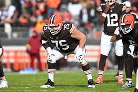 Sunday Dawg Chow (12/7): A day for hot takes on rookie QBs