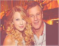 Taylor Thing of the Day! - tumblr_m7bw7b385a1runahso5_250