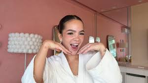 Segredos de Beleza com Mel Maia: atriz ensina como reproduzir o bronzeado carioca na maquiagem