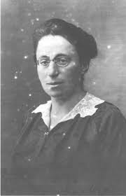 <b>Emmy Noether</b>, wahrscheinlich um 1915. Das Bild befindet sich in der <b>...</b> - noetherspitzenkragen