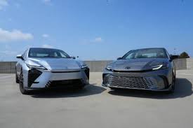 2026 Lexus ES 350h vs. Toyota Camry Hybrid: The Case for Spending More