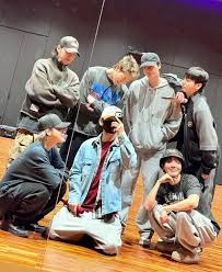 BTS está de volta e os fãs enfrentam o desafio emocional do retorno