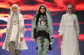 Hasil gambar untuk kerudung heboh