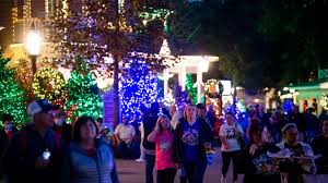 Snow in Dollywood! What’s new at the Smoky Mountain Christmas festival, and 
when it starts