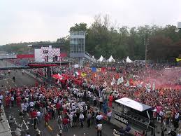 Résultat de recherche d'images pour "f1 monza tifosi"