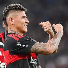 Mauro Cezar Pereira: Flamengo recebe proposta de time do Oriente Médio por Carrascal