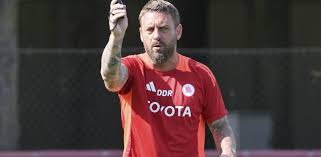 De Rossi: "Zalewski fuori rosa? Decisione della società"