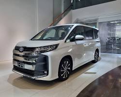 Toyota Noah Hybrid modelの画像