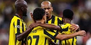 اتحاد جدة يتخطى الشباب بثنائية في الدوري السعودي