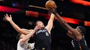 Suns-Warriors live updates. Dillon Brooks on fire, rest of Suns aren't