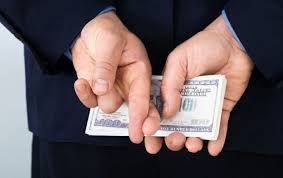 Dónde hay que poner un billete para atraer el dinero a partir del 1 de enero, según el Feng Shui