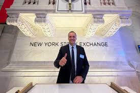 El desafío de la comparación política: el caso Adorni y su impacto en el gobierno argentino