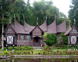 Gambar Rumah Gadang (Minangkabau, West Sumatra)