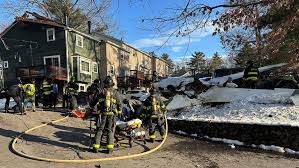 Plane crashes at residential complex in Nashua